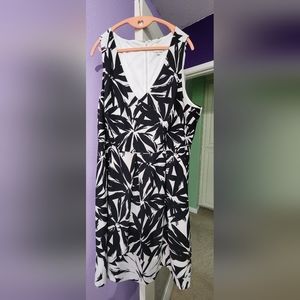Black and white sleeveless dress